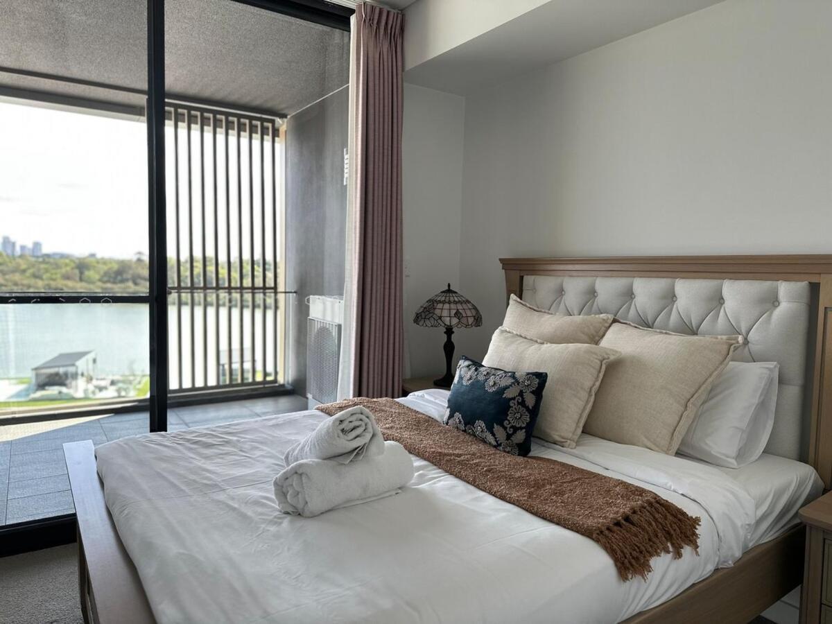 Apartment Expansive Waterview Of Mortlake *