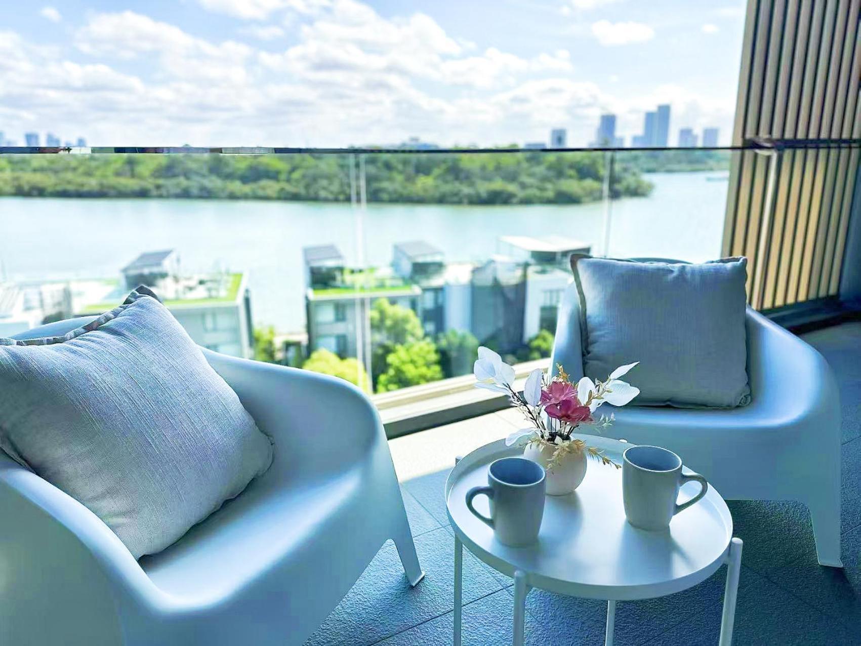 Apartment Expansive Waterview Of Mortlake *